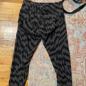 Lulu leggings size 12